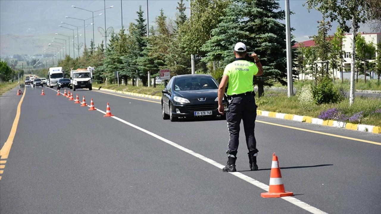 Son 9 gnde gerekletirilen denetimlerde 467 bin 78 araca ve srcye ilem yapld