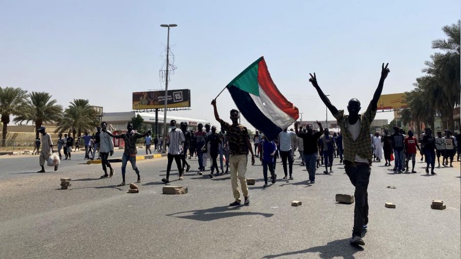 Sudan'da olaylar yeniden �iddetlendi,  onlarca �l� var