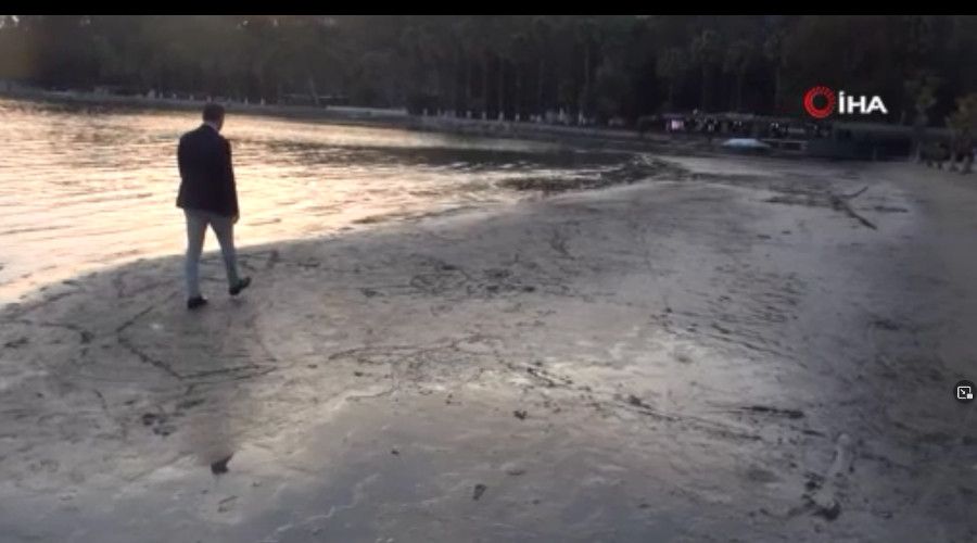 Süper gel-gitler başladı, deniz 50 metre çekildi