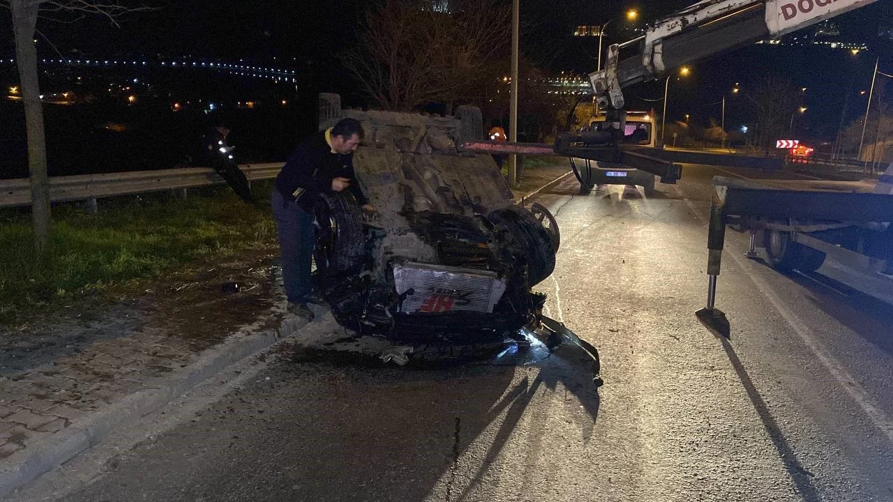 Takla atan otomobil 50 metre s�r�klendi: 3 yaral�