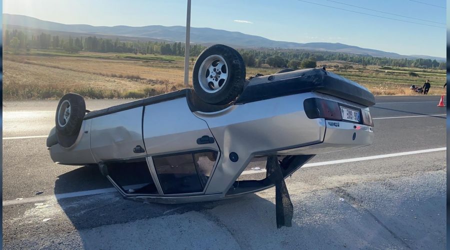 Taklalar atan otomobil kar�� �eride ge�ti