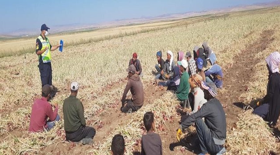 Tarım işçilerini taşıyan araçlara denetim
