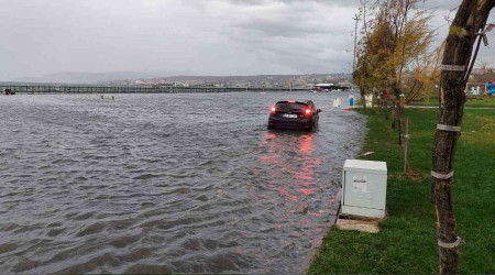 Tekirdağ'da deniz şehre taştı