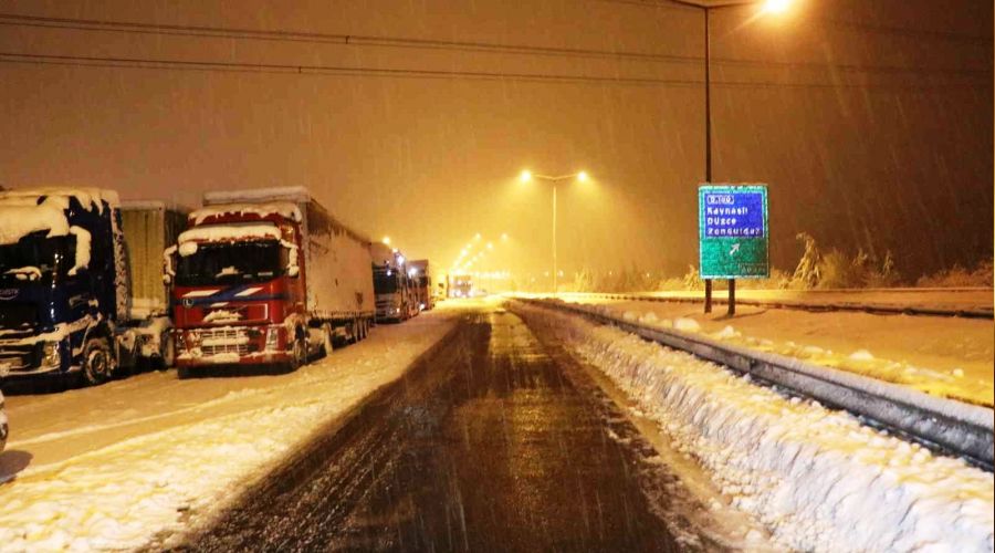 TEM'de trafik Bolu Tneli'nden Dzce'ye ulat