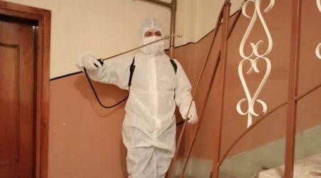 Testi pozitif çıkan vatandaşların apartmanları dezenfekte ediliyor
