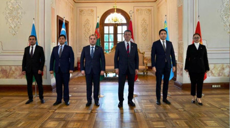 Türk Dünyası diplomatlarıyla buluştu