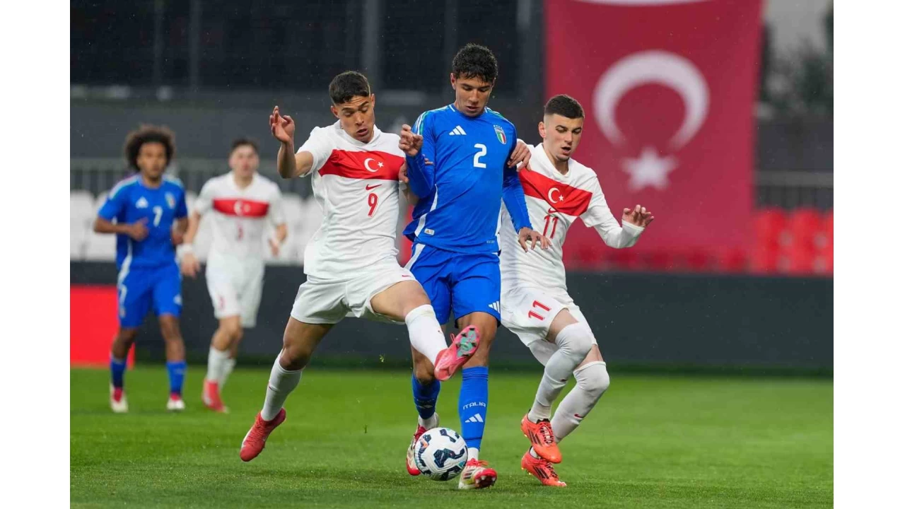 U20 Milli Futbol Tak�m�, �talya'ya 3-0 ma�lup oldu