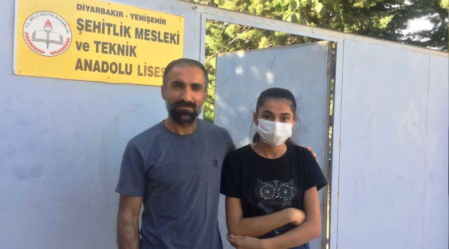 �niforma alamad��� i�in okula giremedi