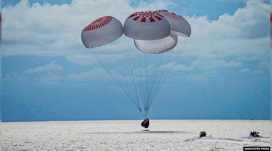 Uzay turistleri yery�z�ne d�nd�