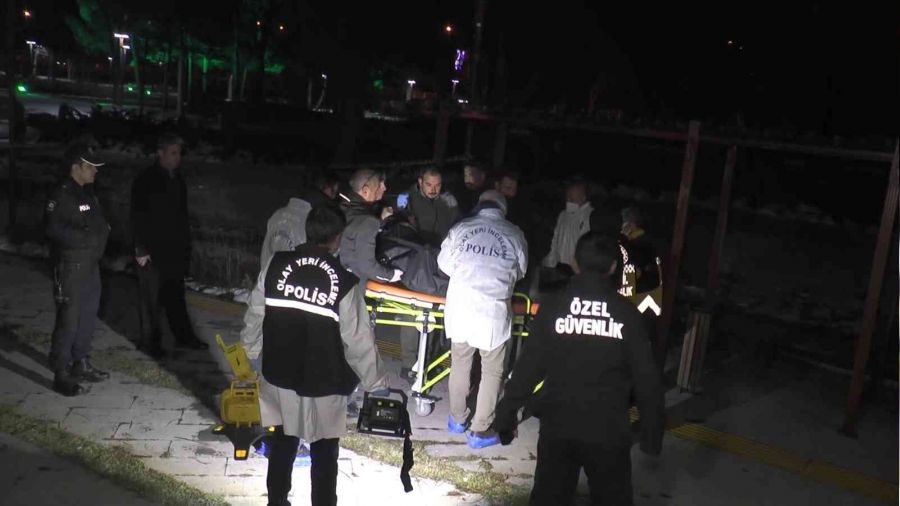 Voleybol oynarken şok yaşadılar