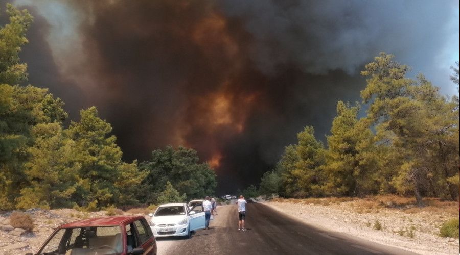 Yangında 3 vatandaş hayatını kaybetti, 58 vatandaşın tedavisi devam ediyor