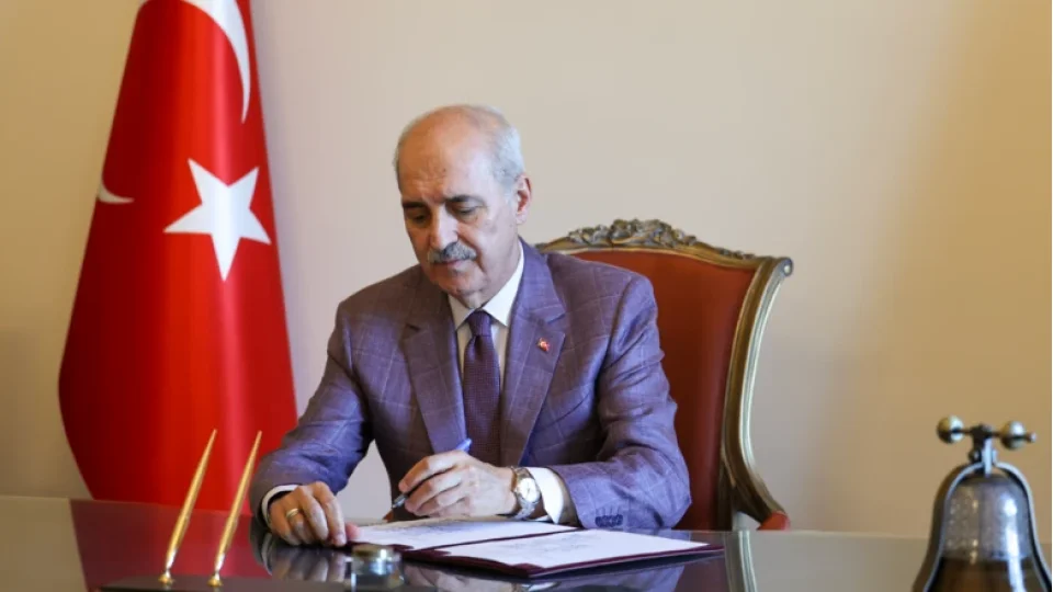 Yeni ��z�m s�recinin hukuki zeminini olu�turacak �er�eve yasa teklifi bug�n Meclis ba�kanl���na sunuluyor
