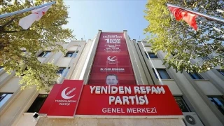Yeniden Refah Partisi'nde toplu istifa depremi