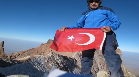 Zirve kurtulua zirveden kutlama yarar