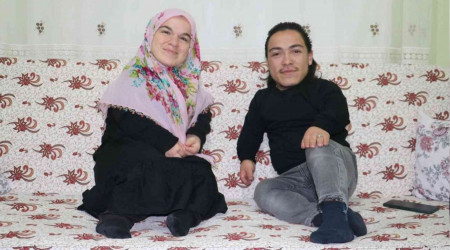 1 metrelik çift boylarını aşmayacak bir ev istiyor