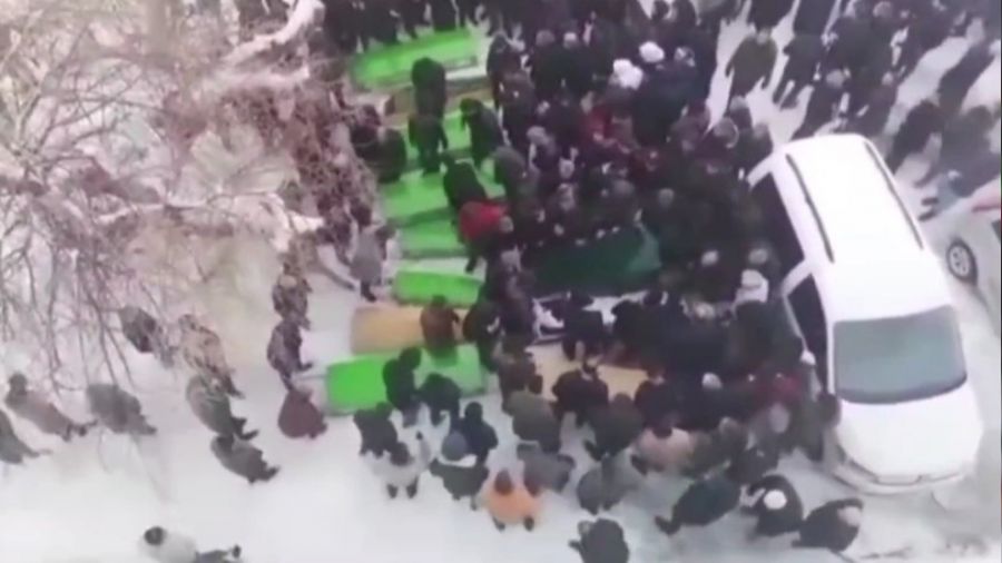 10 kiilik Vanl aile defnedildi