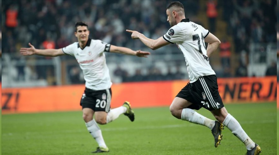 2000. maç heyecanı
