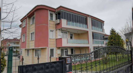 3. kattan düşen anaokulu müdürü yaralandı