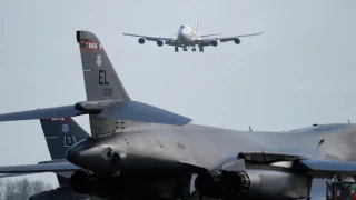 ABD'de n�kleer kapasiteli bombard�man u�aklar�n�n bulundu�u �s �zerinde izinsiz dron tespit edildi