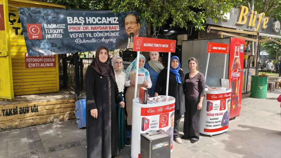 Adana�da Prof. Dr. Haydar Ba� an�s�na lokma ikram�