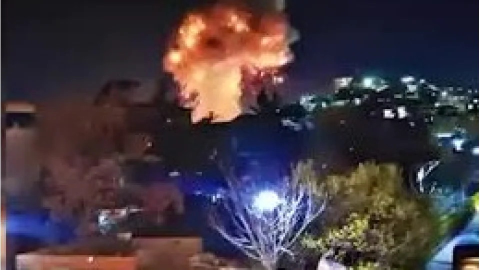 Afganistan-Pakistan aras�nda b�y�k provokasyon: 400 �l�