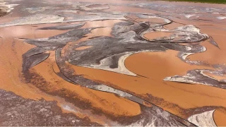 Ahlat'ta sel tar�m arazilerine zarar verdi