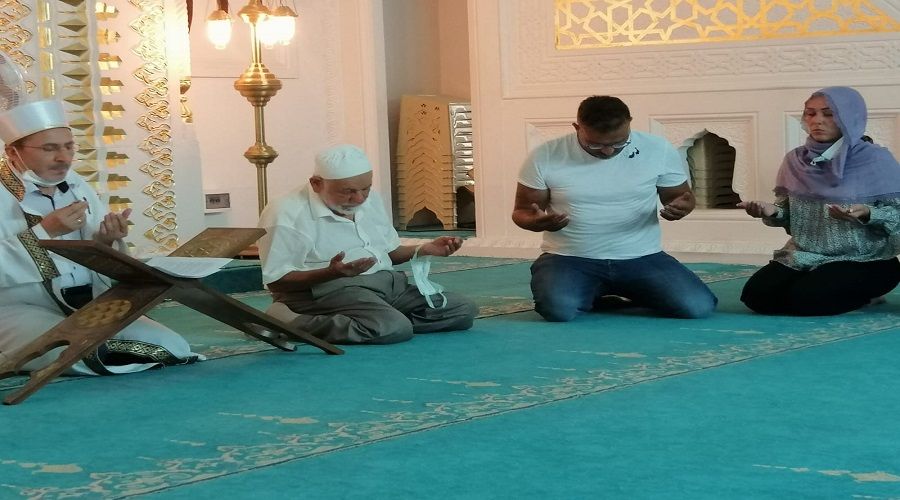 Alman Vanessa Erdek'te M�sl�man oldu