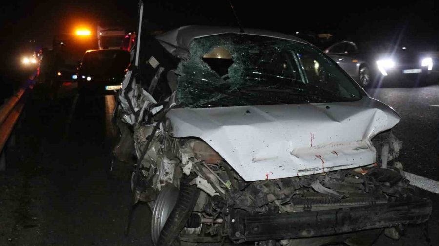 Anadolu Otoyolu'nda 14 araçlık zincirleme kaza: 3 yaralı