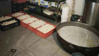 Ankara'da 9 ton bozuk s�t ve s�t �r�n� ele ge�irildi