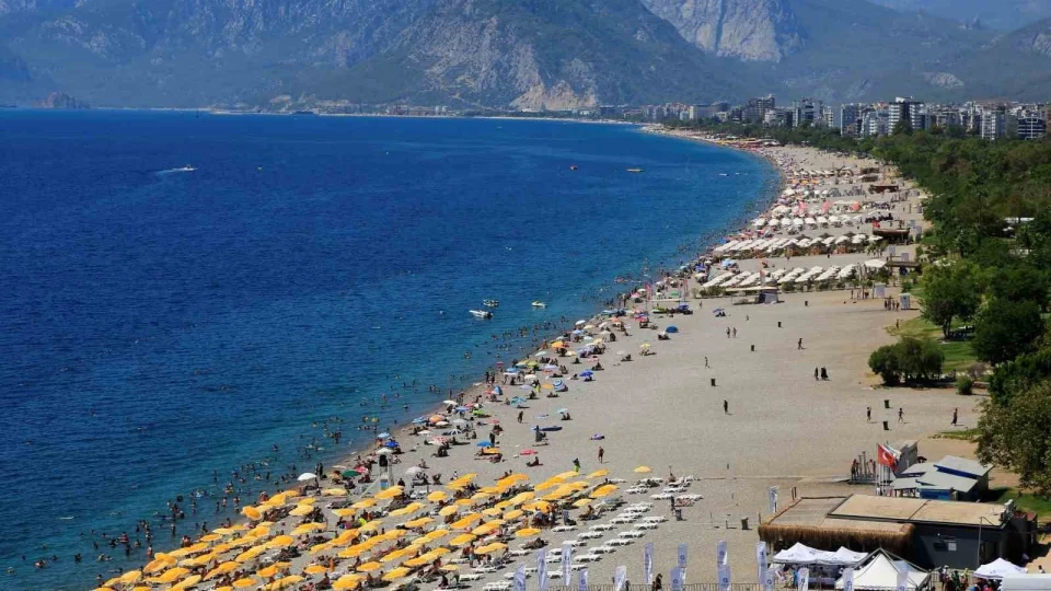 Antalya turizmde de bayramı yaşadı: Yüzde 100 doluluk oranına ulaşıldı