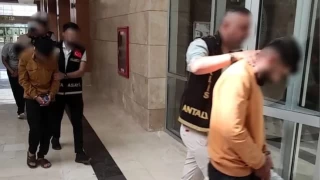 Antalya'da bir kişiyi 139 bin 600 dolar dolandırdılar