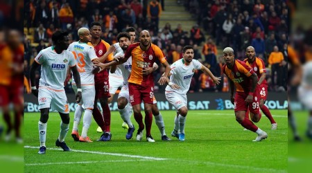 Aslan avantaj peşinde