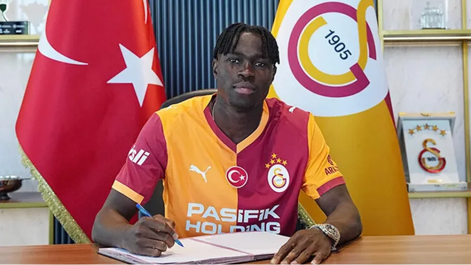 Aslan'ın sağ bek planı