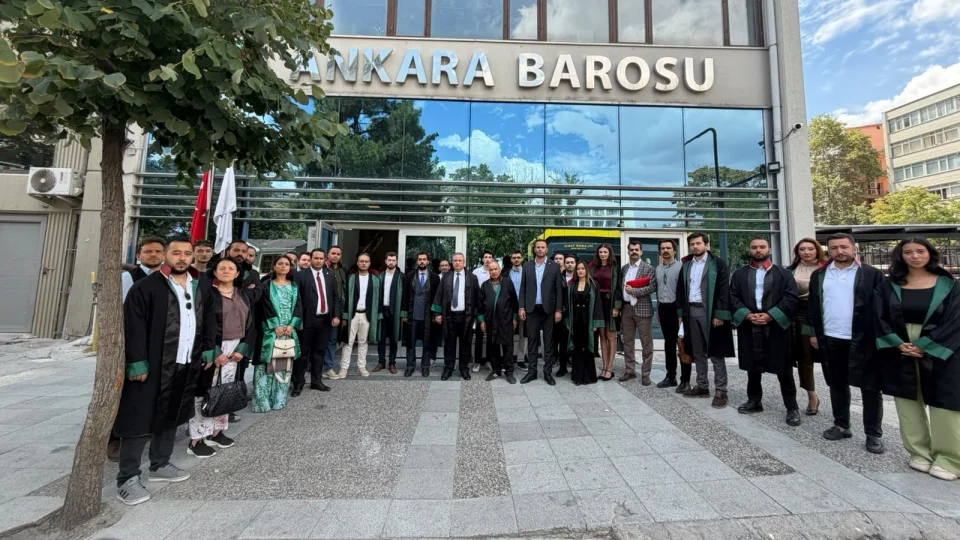Avukatlar, �er�eve yasan�n iptali i�in Anayasa Mahkemesine ta��nmas�n� istedi