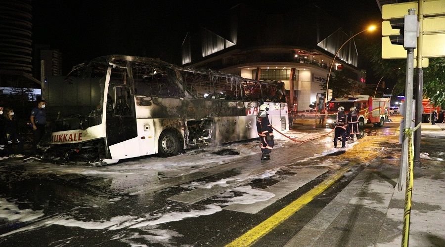 Ba�kent'te yolcu otob�s� kaza yapt�