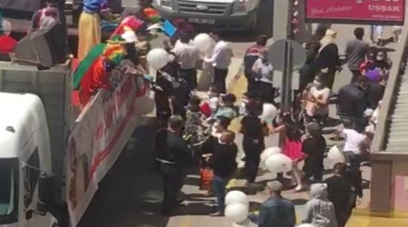 Beleş balon izdihama yol açtı