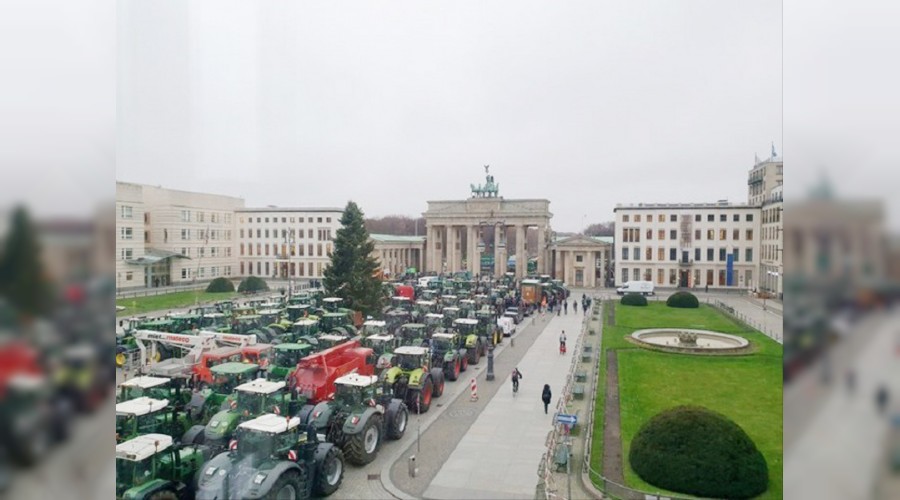 Berlin'de traktrl ifti protestosu