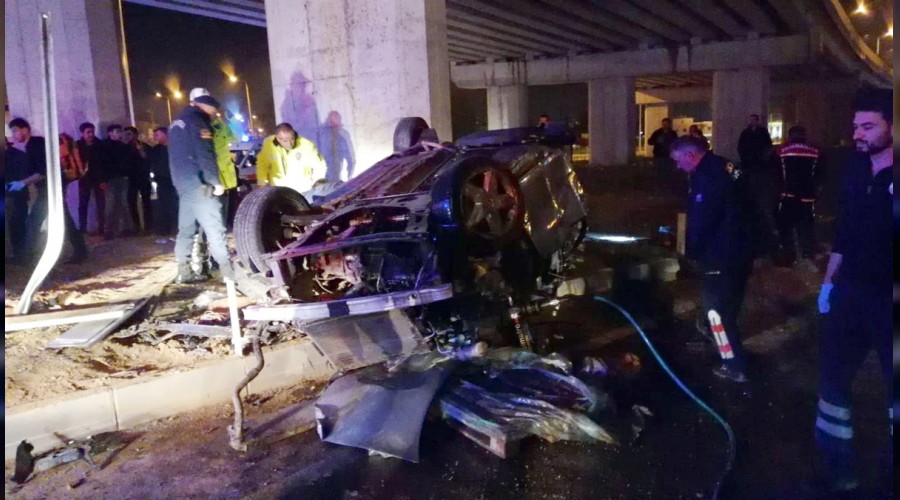 Beton bloklar 3 ki�iye mezar oldu