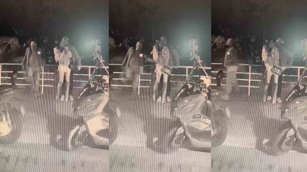 Beyoğlu'nda sevgilisiyle eğlenen kadının telefonu çalındı