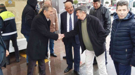 Bigadiç'te ücretsiz süt dağıtıldı