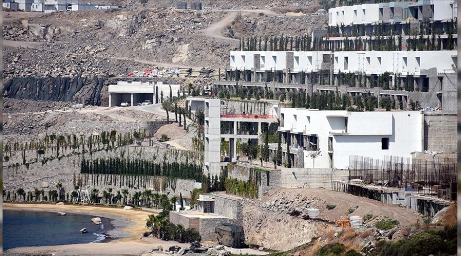 Bodrum'da villalar y�k�l�yor