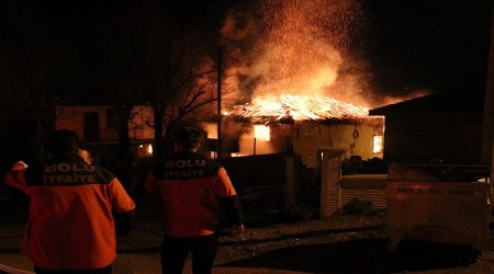 Bolu’da cami yandı