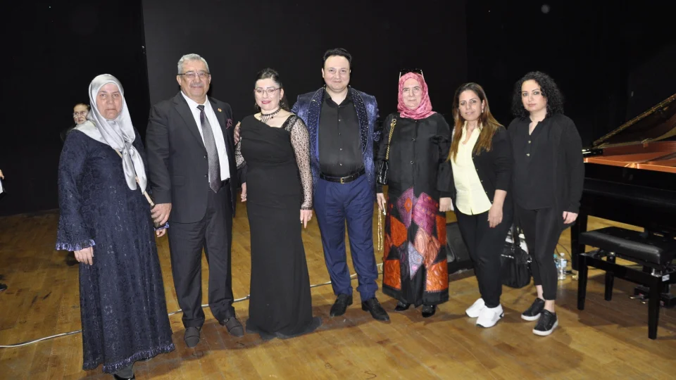 BTP �stanbul Protokol��nden Piyanist Zafer �zaslan�a anlaml� ziyaret