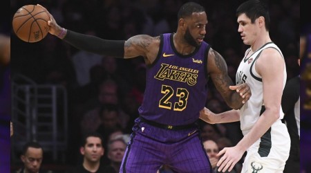 Bucks, üst üste 7. galibiyetini aldı