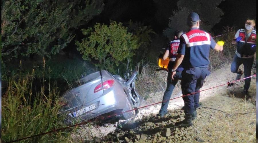 Bursa'da t�r ile otomobil kafa kafaya �arp��t�: 1 �l�