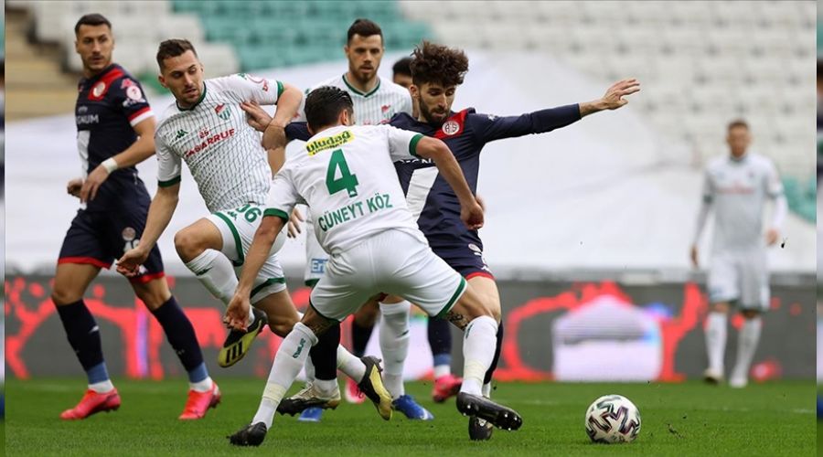 Bursa'da turu Antalyaspor ge�ti