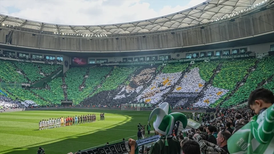 Bursaspor, 1. Lig'e y�kselmeyi garantiledi