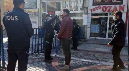 Caddelere ve pazaryerlerine kişi sınırlaması getirildi