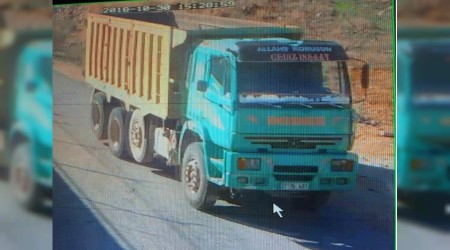 Çaldıkları kamyonun parçalarını satmak isterken yakalandılar