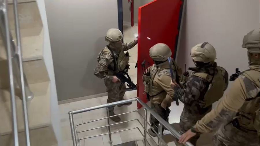 '�eteleri bitirdik' demi�tiler... Bitmemi�: 42 ��pheli adliyede